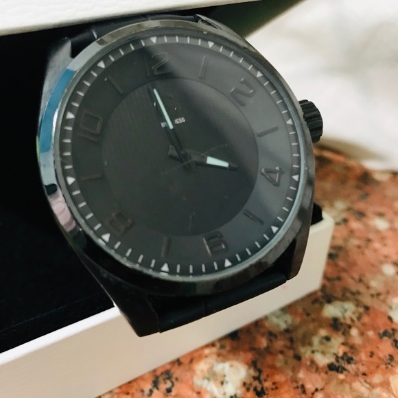 WATCH - Picture 2 of 3